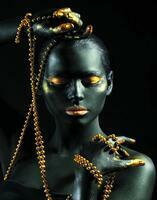 Без бренда «Девушка в черно-золотом макияже» в Балашихе 